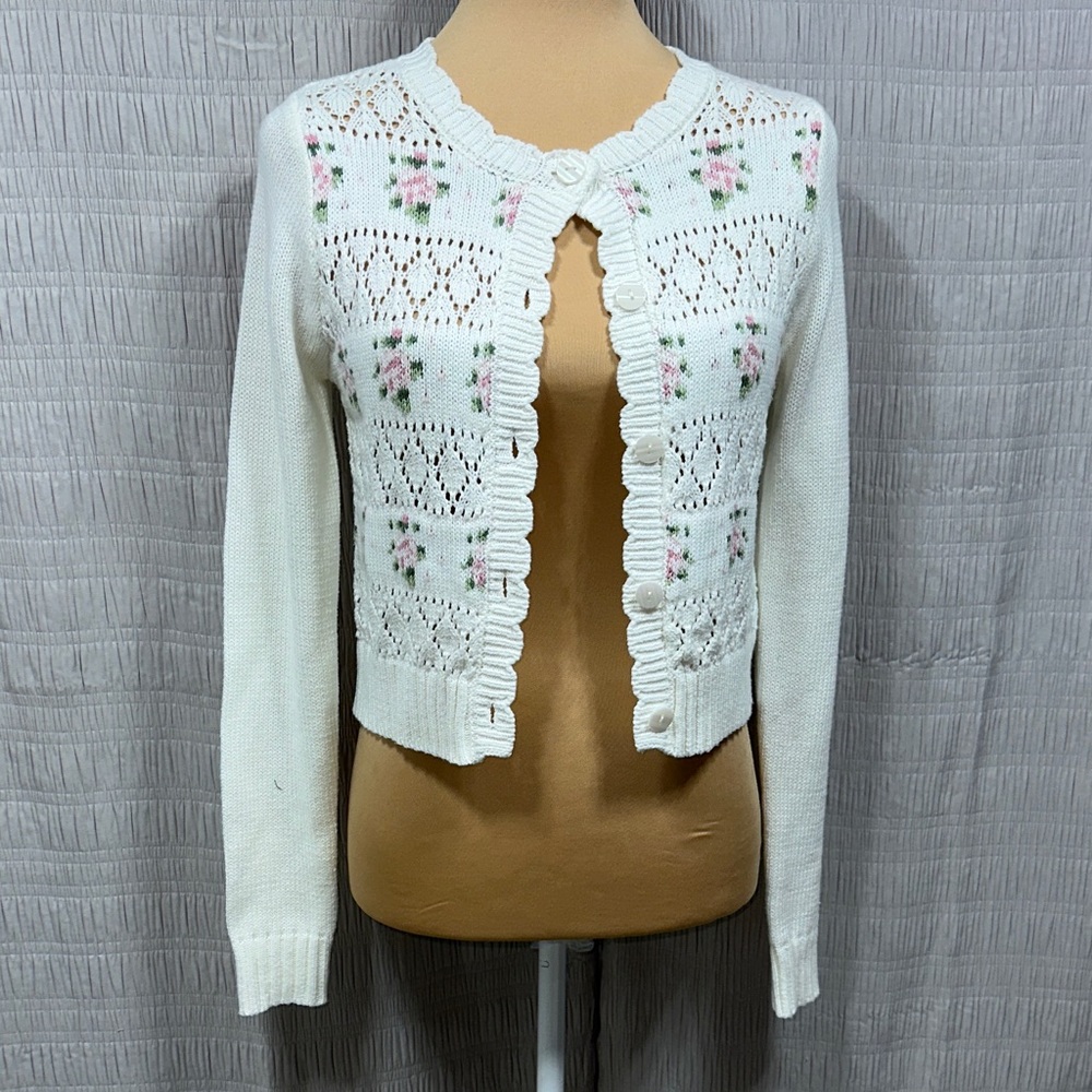 Freshman White Cropped Cardigan with Pink Floral Embroidery